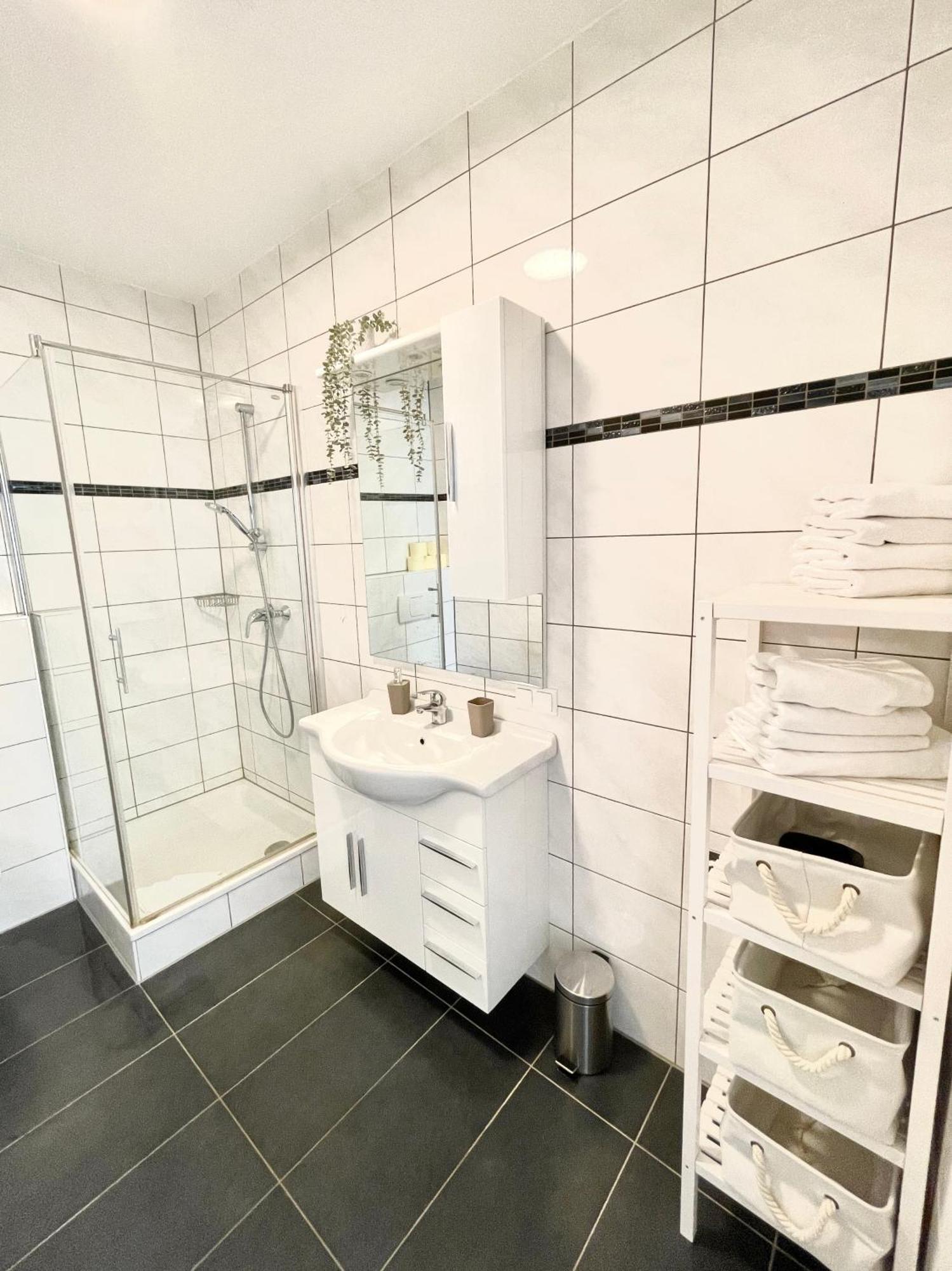 Contactless Self-Check-In - City Apartment Zum Wohlfuehlen Ans16 Graz Exterior foto